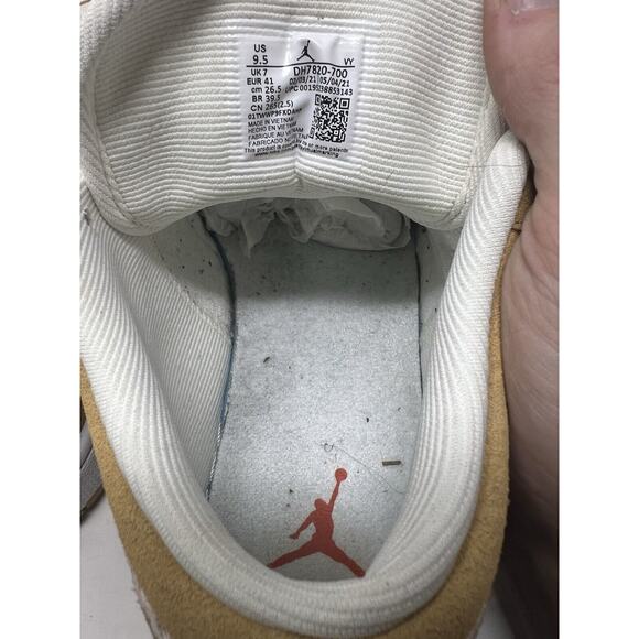 Air Jordan 1 SE Low Twine Orange Quartz Corduroy size 9.5 Women’s - Picture 8 of 9